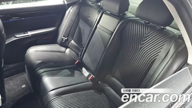 Hyundai Grandeur Grandeur (GN7) 3.5 Бензин 4WD — Фото автомобиля 26