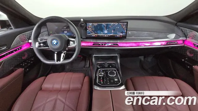 BMW i7 G70 — Фото автомобиля 10