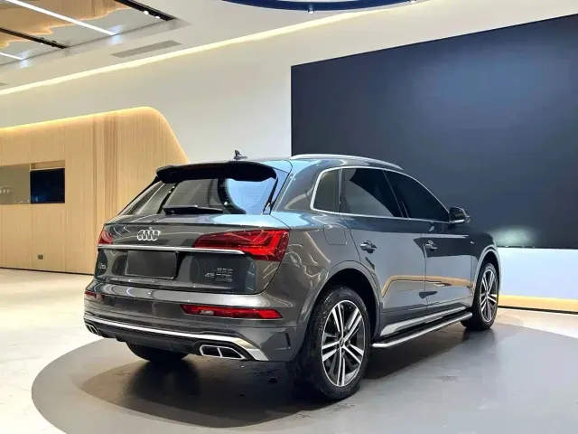 Audi Q5L — Фото автомобиля 7