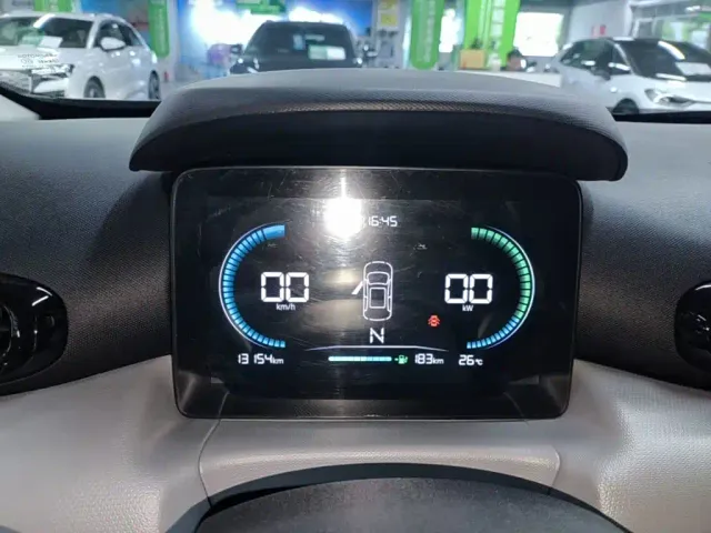 Leapmotor T03 — Фото автомобиля 11