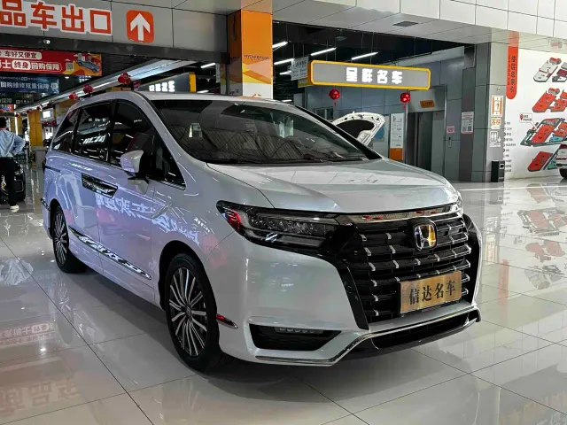 Honda Elysion — Фото автомобиля 3