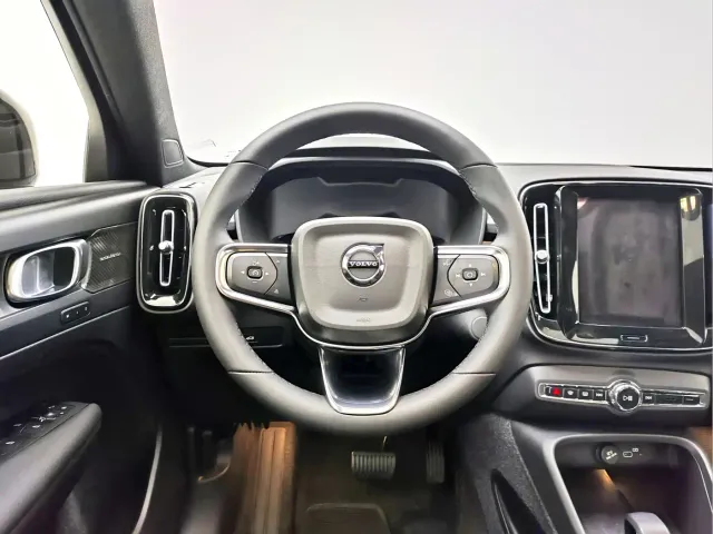 Volvo C40 — Фото автомобиля 4