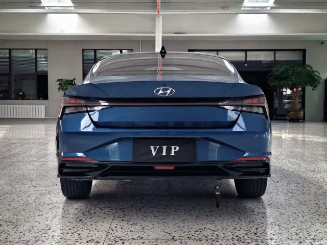 Hyundai Elantra — Фото автомобиля 19
