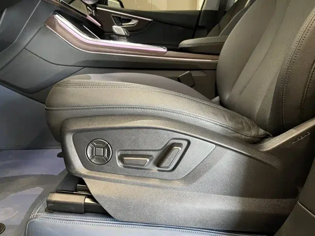 Audi Q7 — Фото автомобиля 25