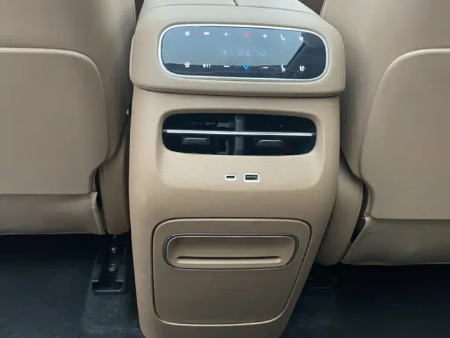 Leapmotor C11 — Фото автомобиля 27