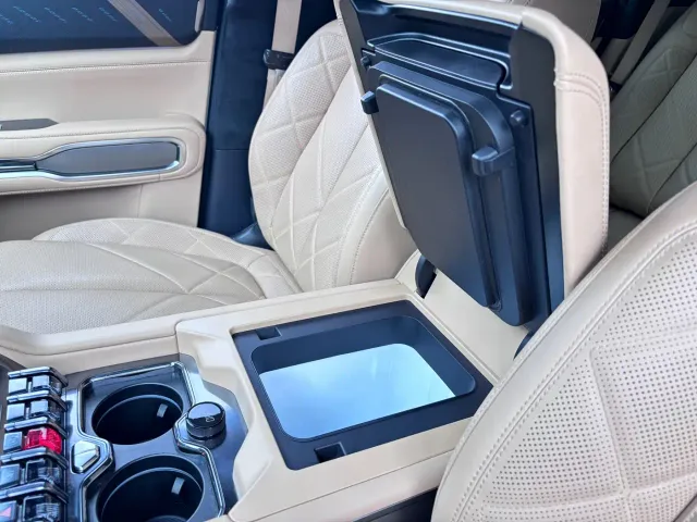 BYD FangChengBao Leopard 8 — Фото автомобиля 19