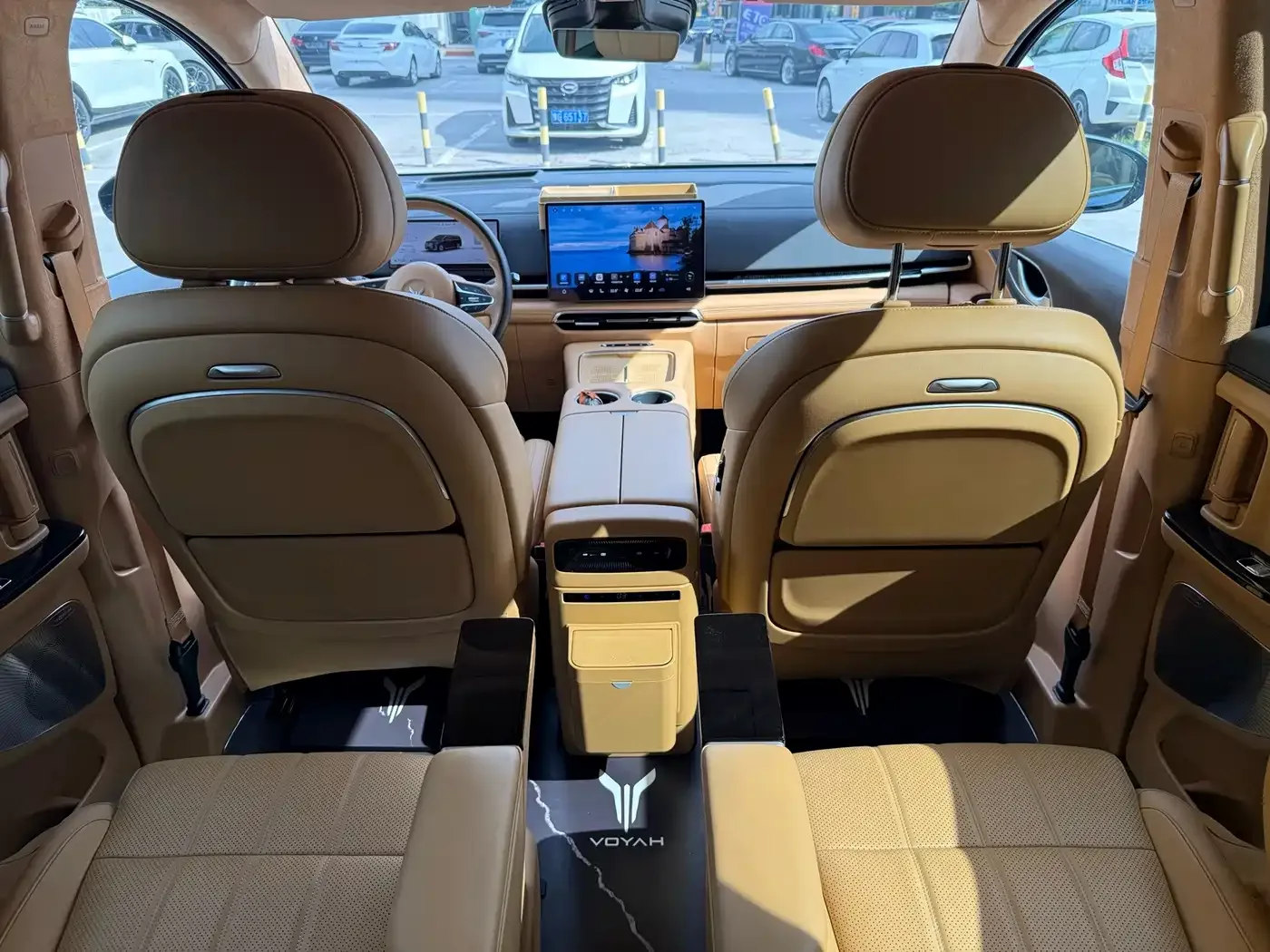 Voyah Auto Voyah Dreamer 2025 Model PHEV 4WD Premium QianKun Edition — Фото автомобиля 13
