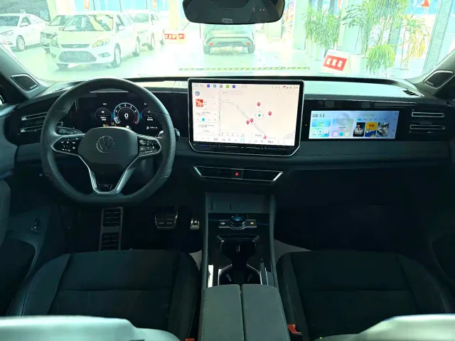 Volkswagen Tiguan L — Фото автомобиля 10