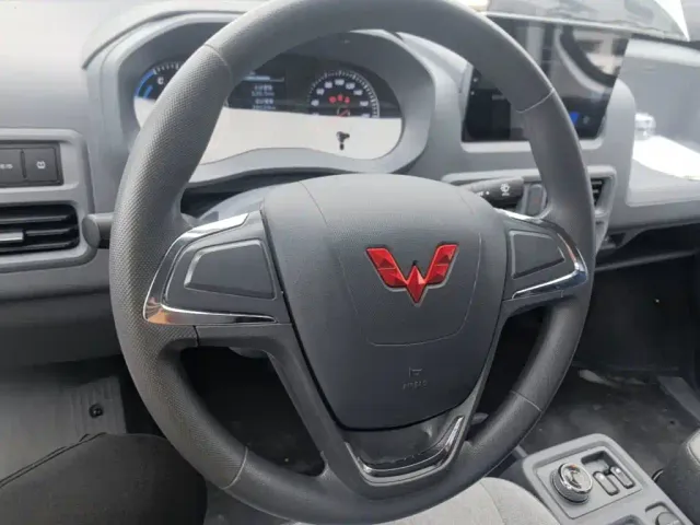 Wuling Yangguang — Фото автомобиля 10