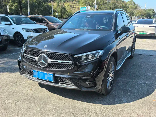 Фотография автомобиля — Mercedes-Benz GLC-Class