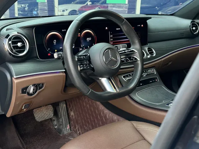 Mercedes-Benz E-Class — Фото автомобиля 12