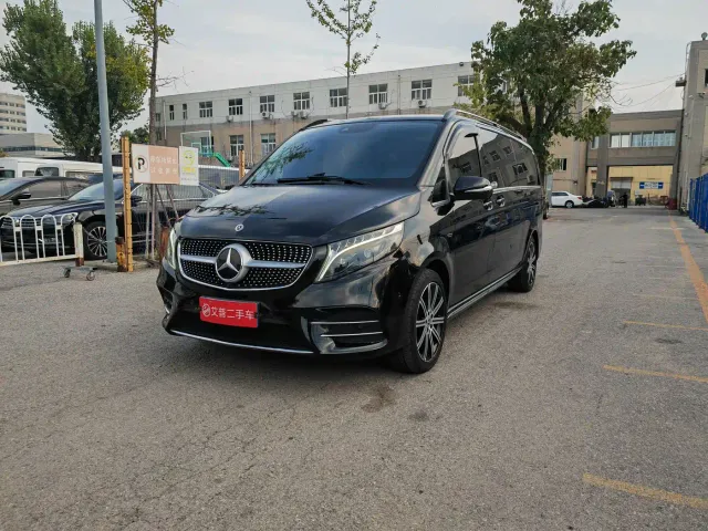 Фотография автомобиля — Mercedes-Benz V-Class
