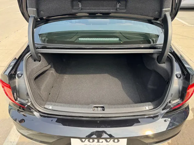 Volvo S90 — Фото автомобиля 9