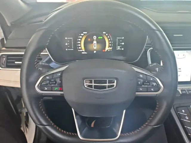 Geely Boyue — Фото автомобиля 10