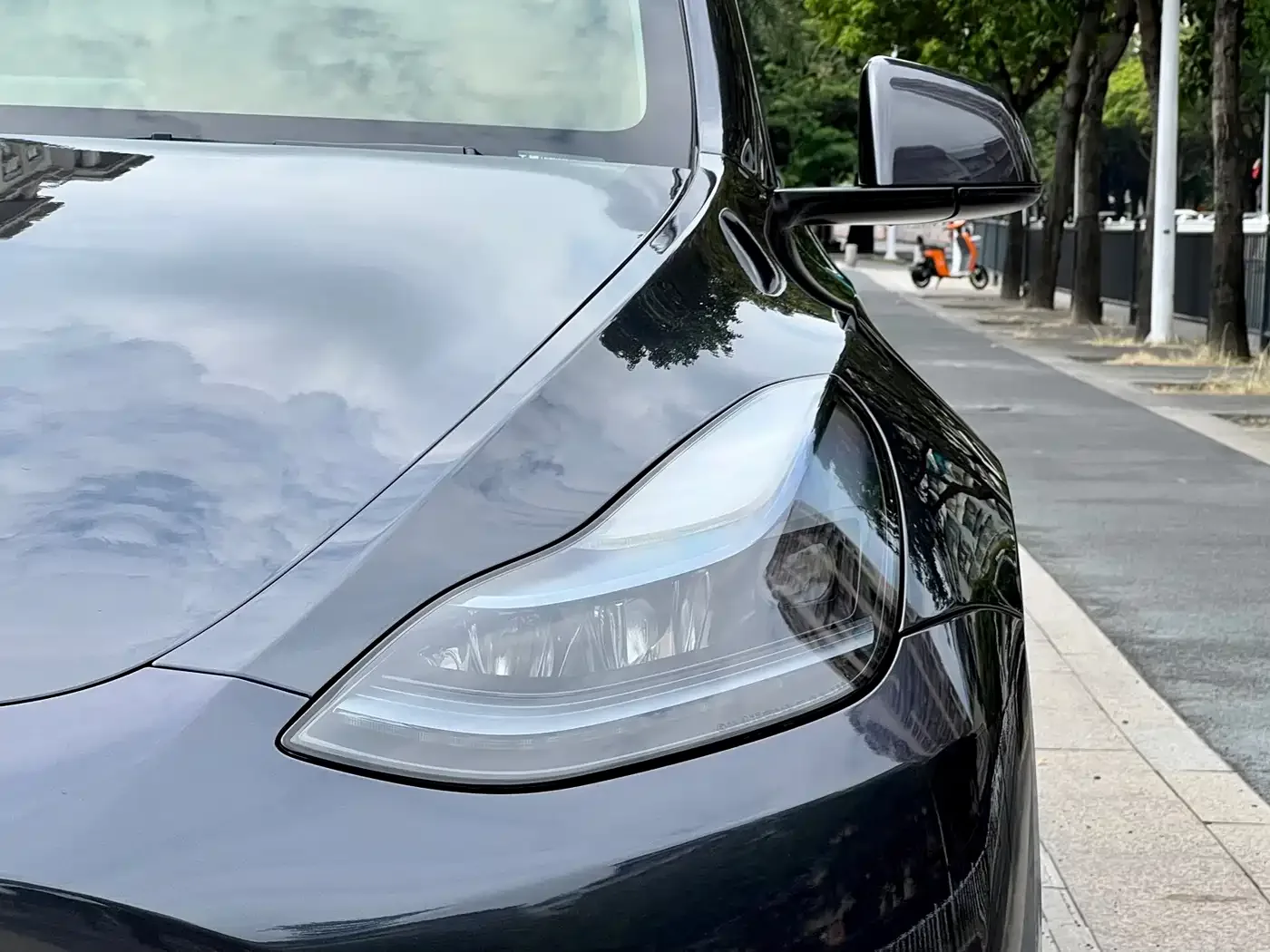 Tesla Model Y 2024 Rear-Wheel Drive Version — Фото автомобиля 5