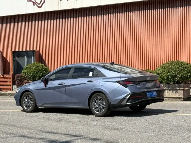 Hyundai Elantra — Фото автомобиля 8