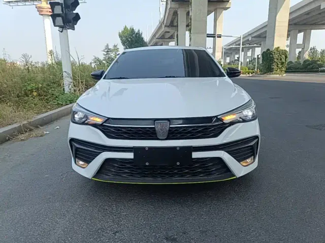 Roewe i5 — Фото автомобиля 2