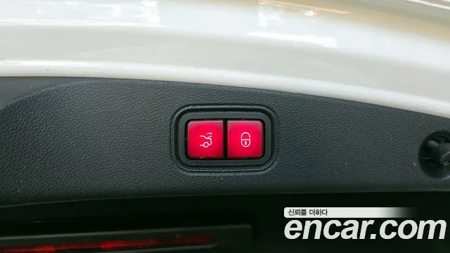 Mercedes-Benz E-Class — Фото автомобиля 29