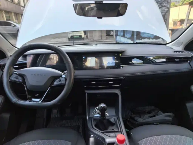 Roewe i5 — Фото автомобиля 9