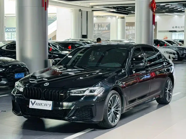 Фотография автомобиля — BMW 5 Series