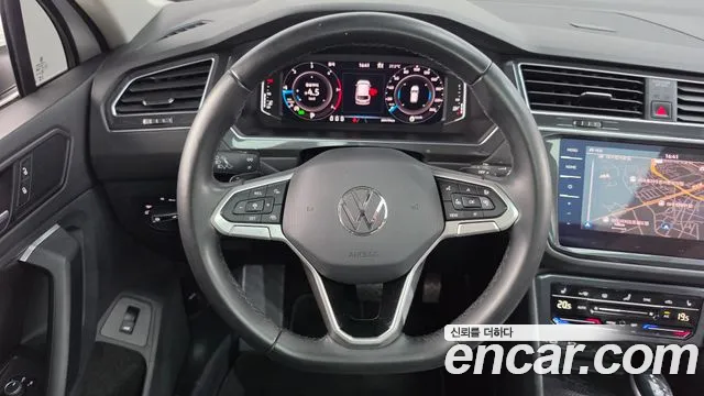 Volkswagen Tiguan Generation 2 — Фото автомобиля 13