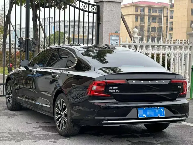 Volvo S90 — Фото автомобиля 9