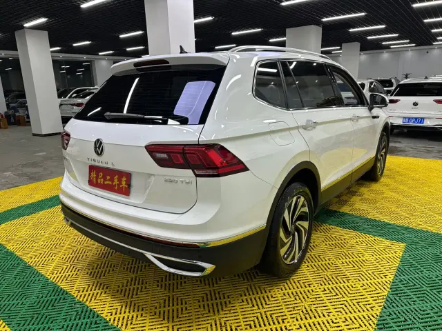 Volkswagen Tiguan L — Фото автомобиля 4