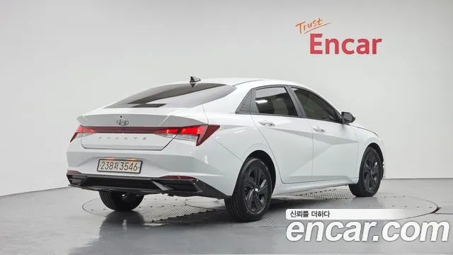 Hyundai Avante CN7 — Фото автомобиля 2