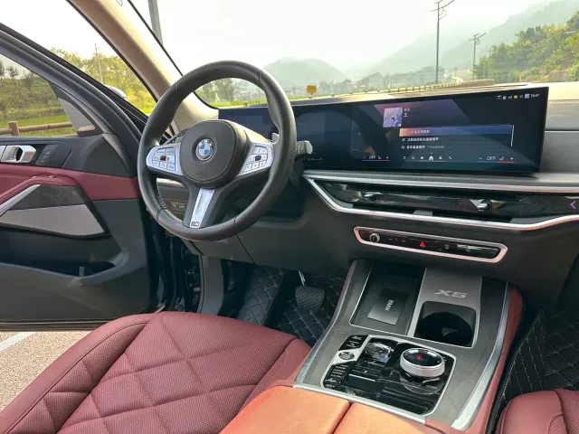 BMW BMW X5 2023 xDrive 30Li Premium M Sport Package — Фото автомобиля 16