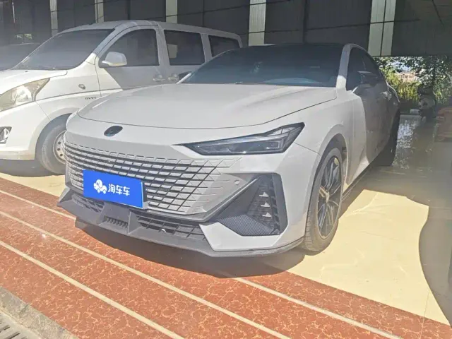 Фотография автомобиля — Changan UNI-V