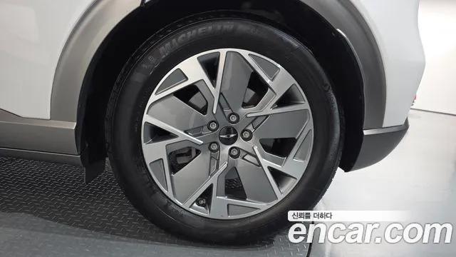 Genesis GV60 Standard — Фото автомобиля 18