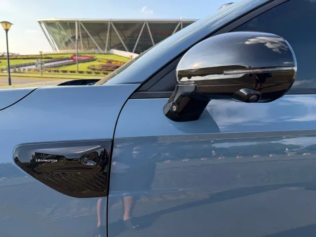 Leapmotor B10 — Фото автомобиля 11