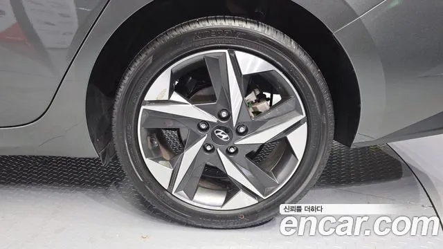 Hyundai Avante CN7 — Фото автомобиля 4