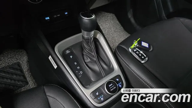 Hyundai Venue — Фото автомобиля 12