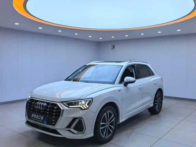 Фотография автомобиля — Audi Q3