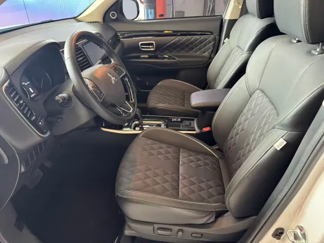Mitsubishi Outlander — Фото автомобиля 14