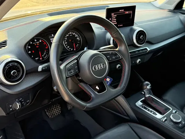 Audi Q2L — Фото автомобиля 16