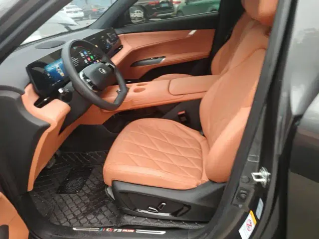 Changan CS75 Plus — Фото автомобиля 9