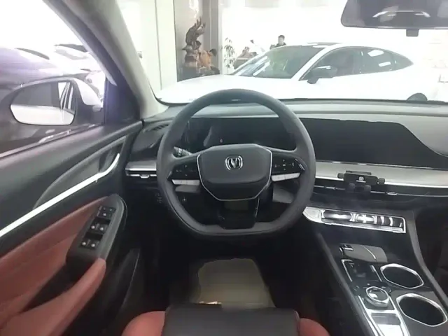 Changan Eado — Фото автомобиля 10