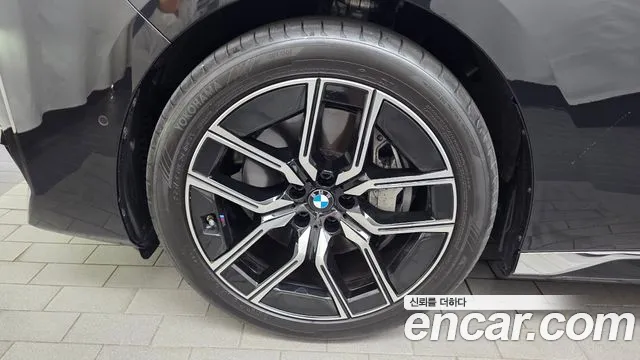BMW 7-Series 7 серия (G70) 740i xDrive M Sport — Фото автомобиля 5