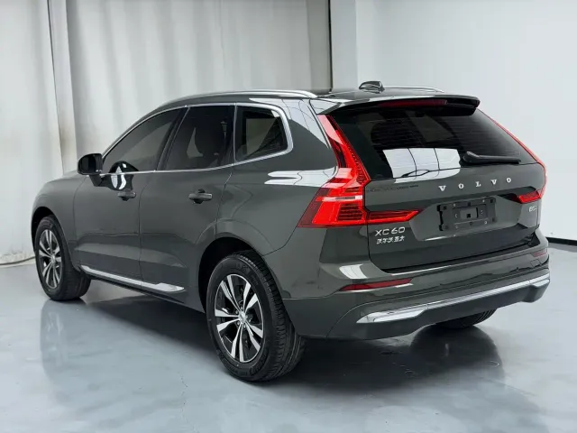 Volvo XC60 — Фото автомобиля 2