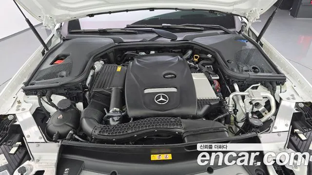 Mercedes-Benz E-Class — Фото автомобиля 6