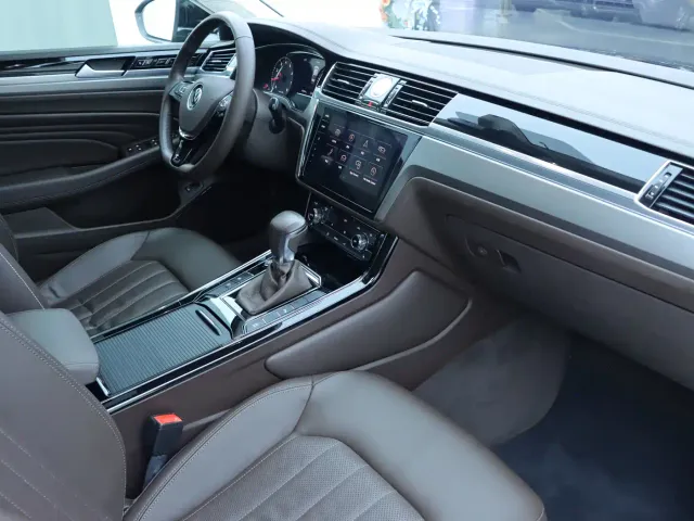 Volkswagen Phideon — Фото автомобиля 9