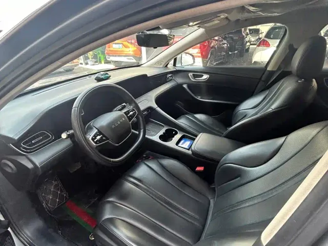 Roewe D7 — Фото автомобиля 16