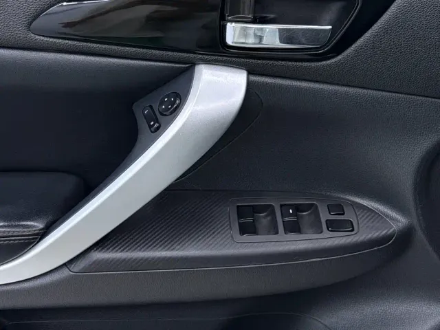 Mitsubishi Eclipse Cross — Фото автомобиля 11