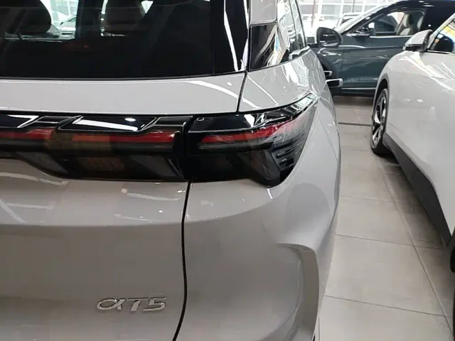 Arcfox Alpha T5 — Фото автомобиля 7