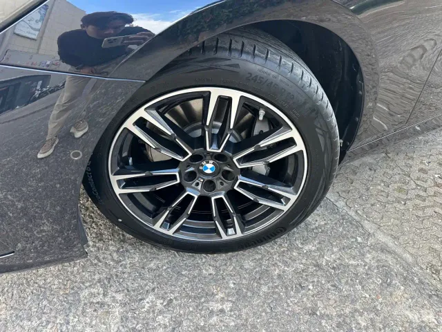BMW 5 Series — Фото автомобиля 8