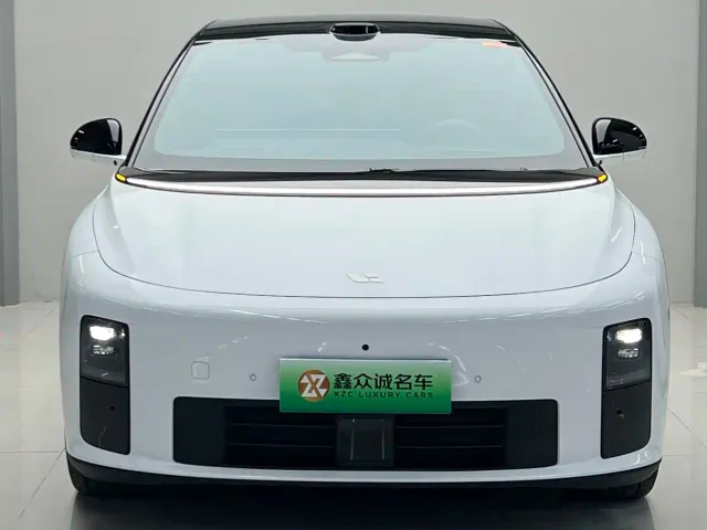 Фотография автомобиля — Li Auto i6