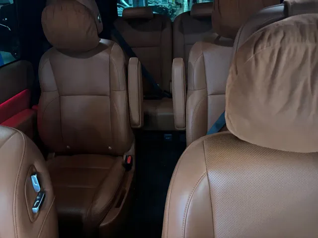 Li Auto L8 — Фото автомобиля 11