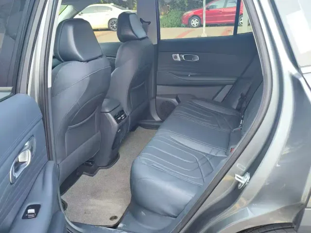 Geely Galaxy Starship 7 EM-i — Фото автомобиля 6